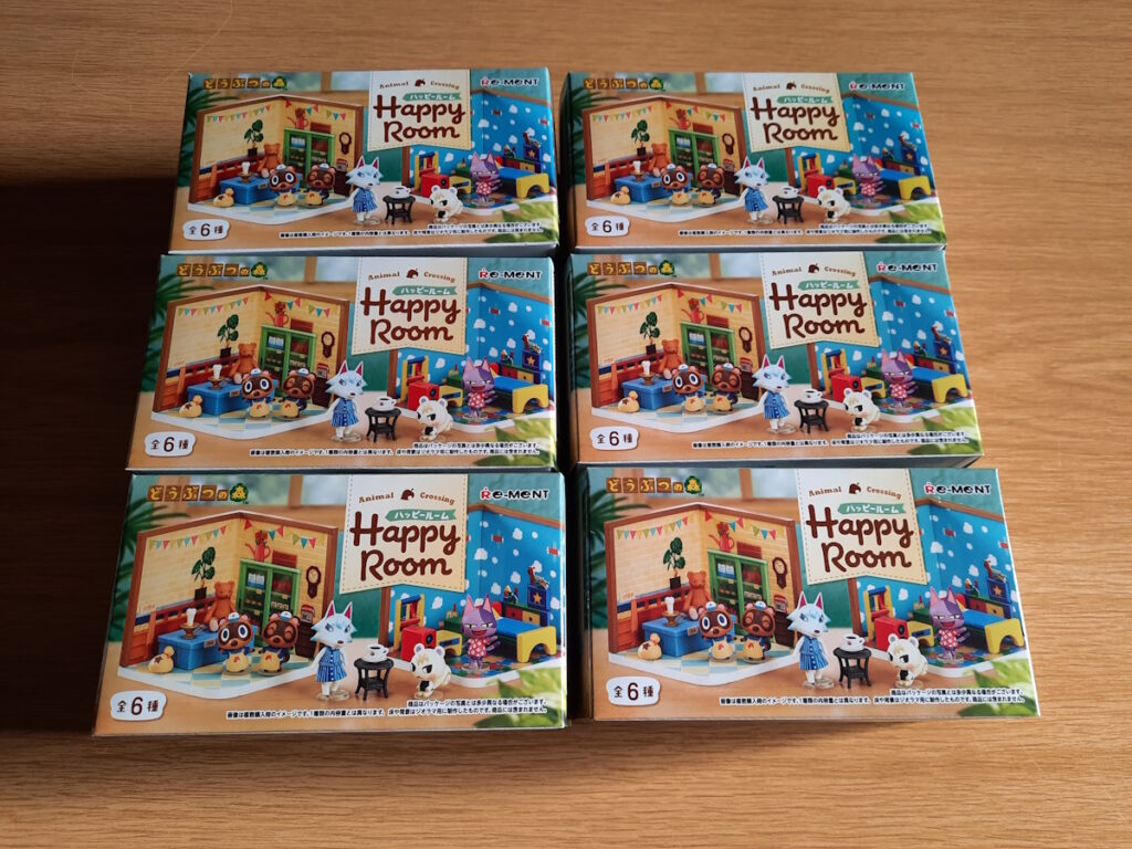 Sechs gleich ausschauende Happy-Room-Packungen mit Animal-Crossing-Logo und Figuren drauf. 